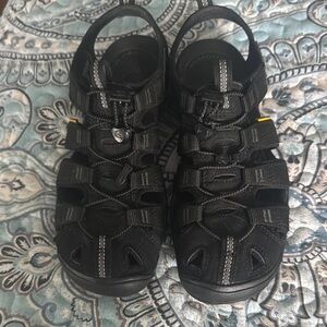 Keen Black Sandals with Gray Accents size 7.5